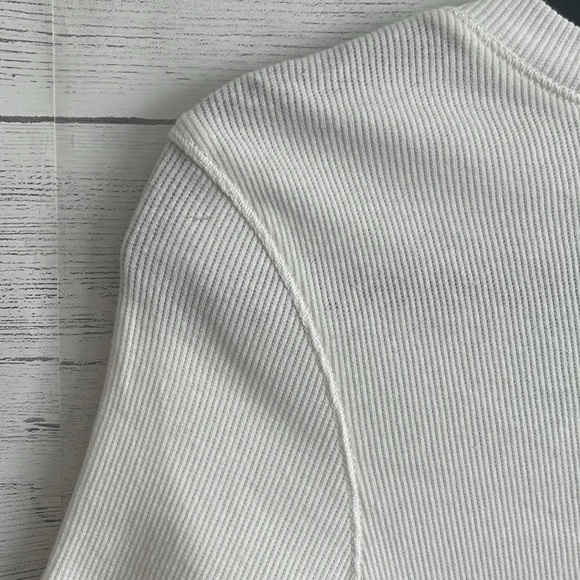 Stitch & Pine Cut Out Be Kind Sun Shine Bright Top l SIZE M - Picture 9 of 9